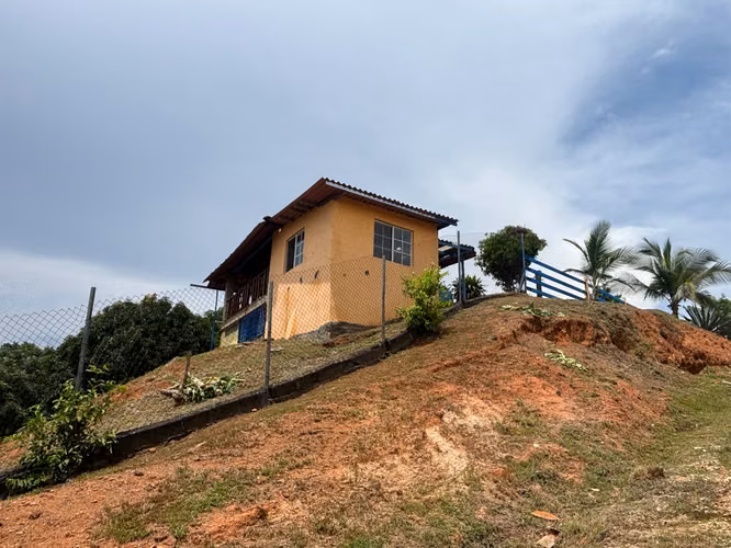 CASA DE CAMPO EN TERRENO DE 3000 MTS2