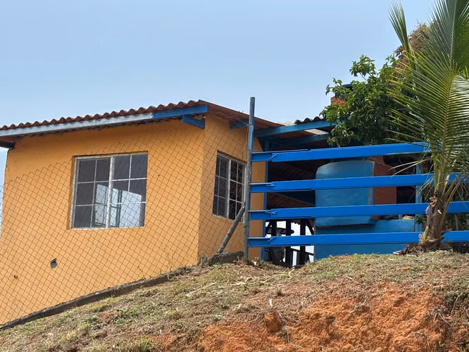CASA DE CAMPO EN TERRENO DE 3000 MTS2