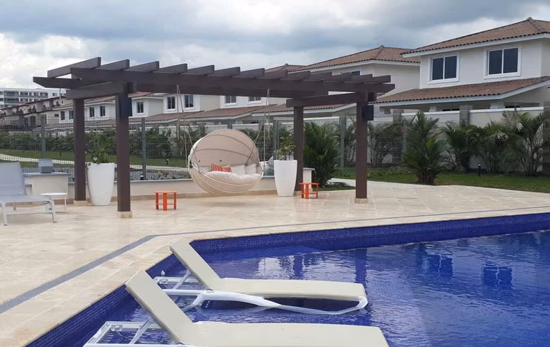 BOSQUES DEL PACIFICO | SE VENDE |TOWNHOME | 3 REC | 2.5 BAÑOS | 2P | LINEA BLANCA