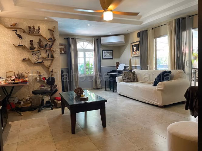 Casa en venta en Villa Zaita SYH