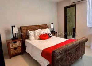 Alquiler de Apartamento con 286m2 en Bella Vista PH Allure at the Park 26-6644SR