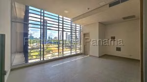 Venta de Local Comercial con 30m2 en Costa del Este PH Town Center CdE 26-6658SR