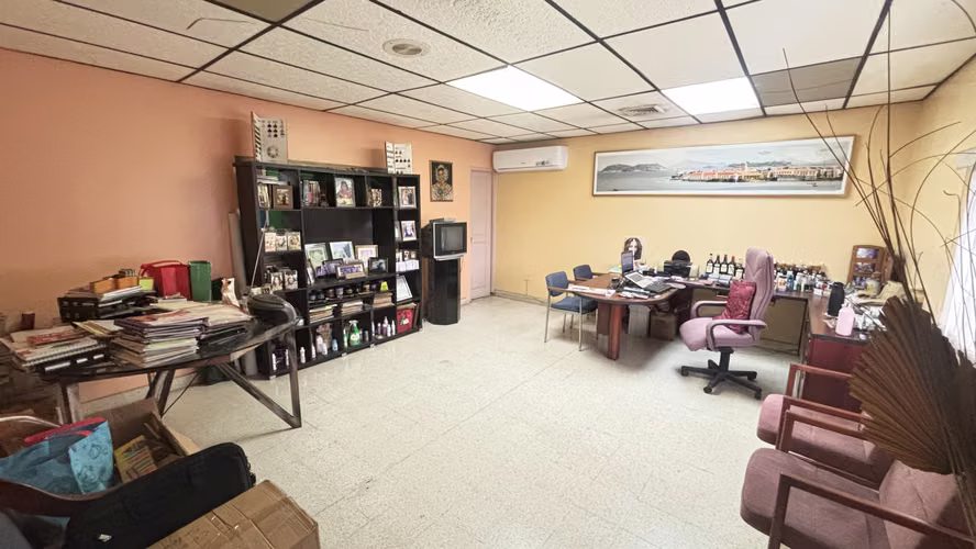 Bodega / Propiedad Comercial en el Centro de la Ciudad – Ideal para Almacenaje y Operación Logística - RM - Imagen 9
