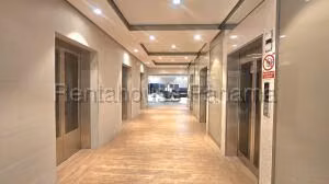 Venta de Oficina con 30m2 en Costa del Este PH Town Center 26-6658SR