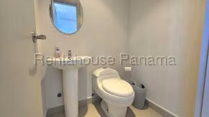 Venta de Oficina con 30m2 en Costa del Este PH Town Center 26-6658SR