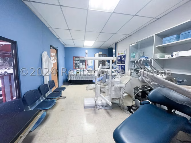 Venta de Local Comecial en Bella Vista 26*6638Mfk - Imagen 4