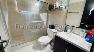Venta de Casa con 190m2 en Panama Pacifico PH Woodlands 26-513SR