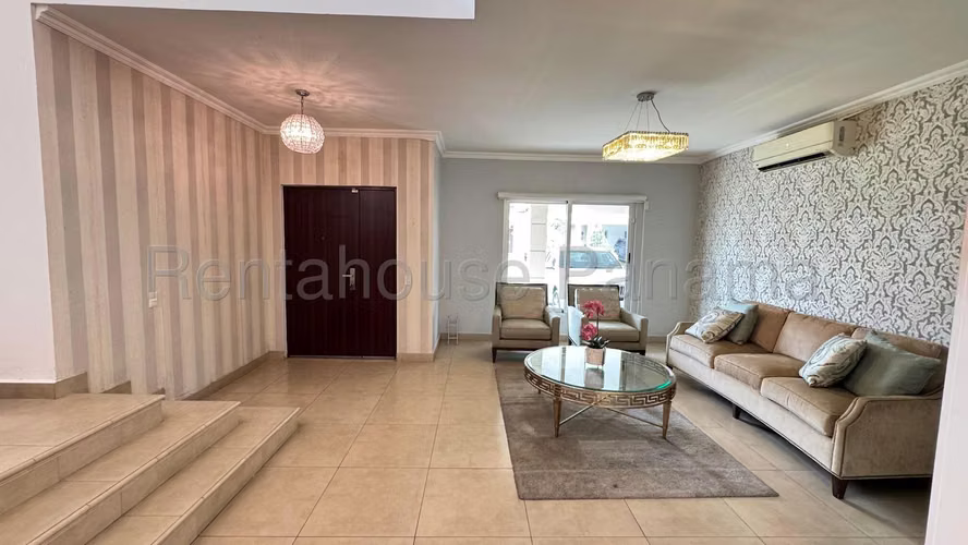 Venta de hermosa casa de 304m² de 2 niveles en Condado del Rey 26JSS1602
