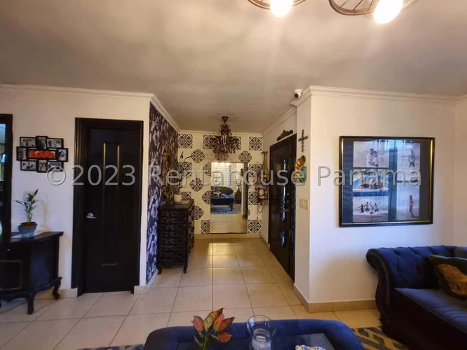 Venta de casa de 304m² en Condado del Rey 24JSS227