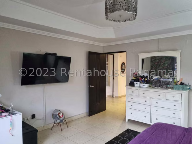Venta de casa de 304m² en Condado del Rey 24JSS227
