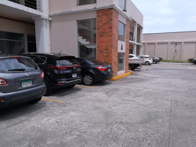 Venta de Local comercial - Brisas del golf  - Brisas 507