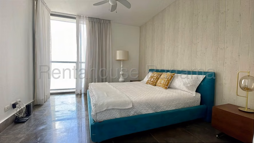 Apartamento en Alquiler Frenta Al Mar en Av Balboa 26*6695Mfk