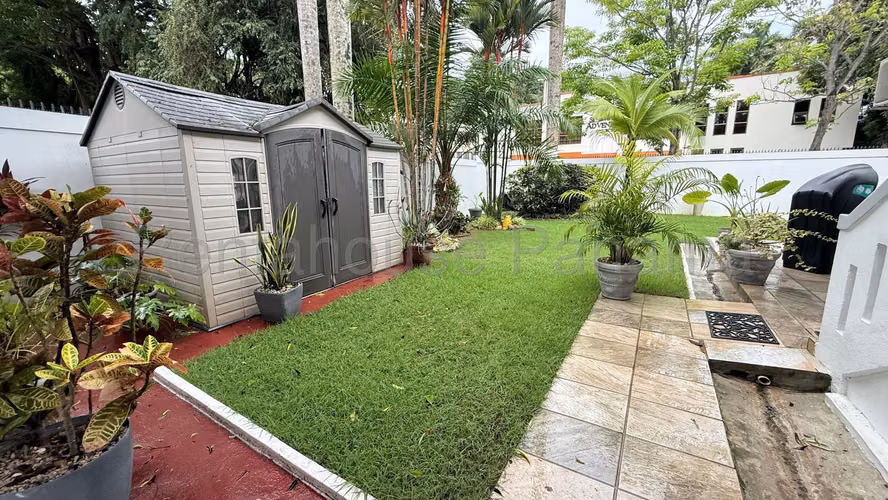 Casa en Esquina Venta con Amplio Terreno en Ancon 25*10135Mfk - Imagen 17