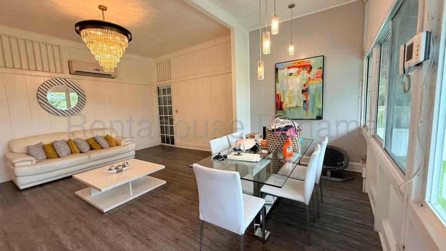 Casa en Esquina Venta con Amplio Terreno en Ancon 25*10135Mfk - Imagen 6