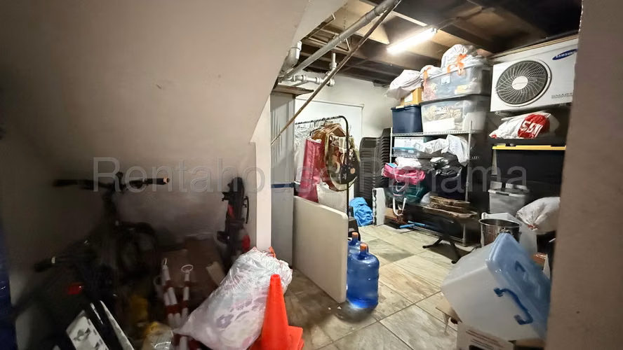 Casa en Esquina Venta con Amplio Terreno en Ancon 25*10135Mfk - Imagen 13