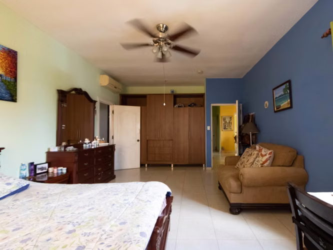 Casa Con Amplia Terraza en Venta en Ancon 26*699Mfk