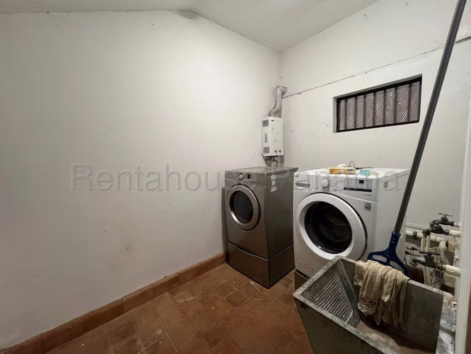 Venta de Confortable y Amplia Casa en Albrook 26*4157Mfk
