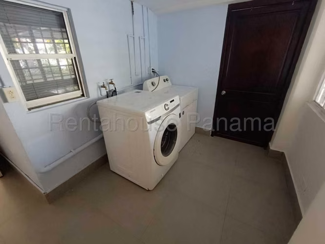 Casa Familiar en Venta en Clayton 26*6424Mfk