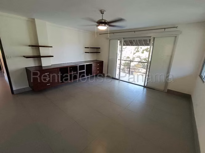 Casa Familiar en Venta en Clayton 26*6424Mfk