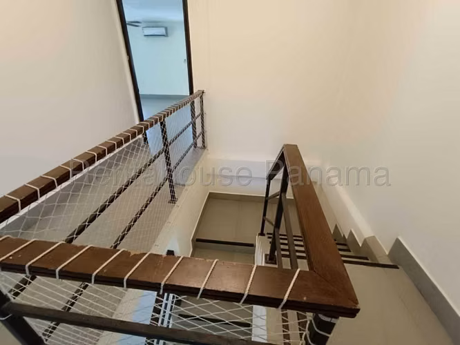 Casa Familiar en Venta en Clayton 26*6424Mfk