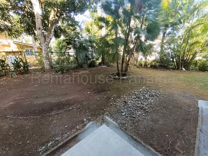 Casa Familiar en Venta en Clayton 26*6424Mfk