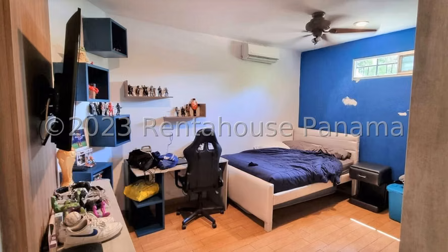 Venta de Casa Oportunidad a precio venta rapida!  en Ancon 25*8748Mfk