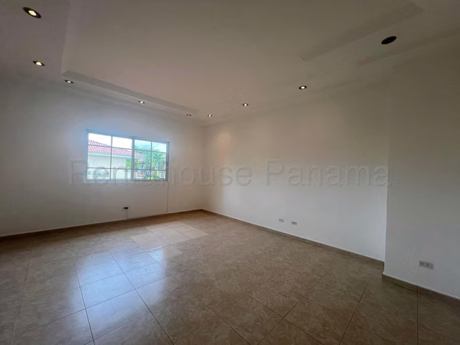 VENTA DE CASA EN PALMERAS DEL ESTE COSTA DEL ESTE HQ
