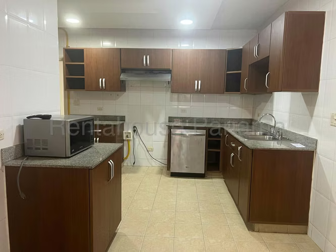 VENTA DE CASA EN PALMERAS DEL ESTE COSTA DEL ESTE HQ
