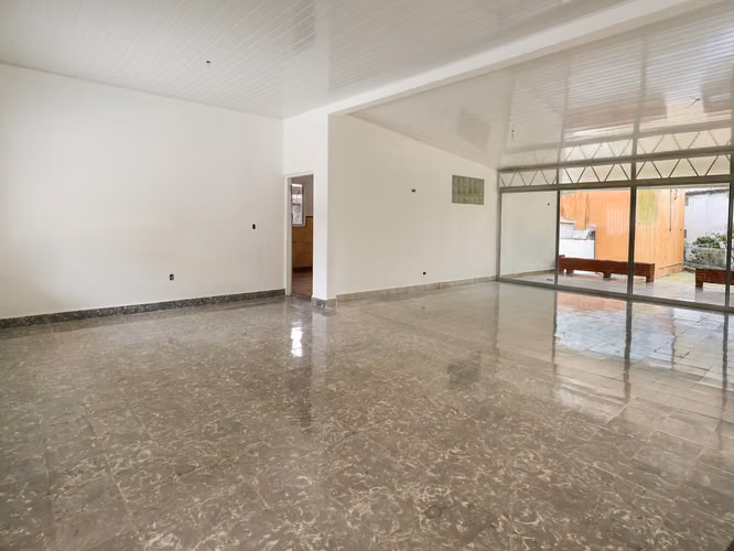Venta de Propiedad Comercial en San Francisco con Zonificación ZM5