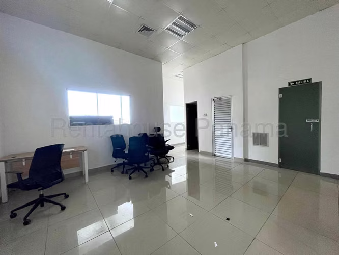 Local Comercial en Alquiler en Avenida Balboa JG