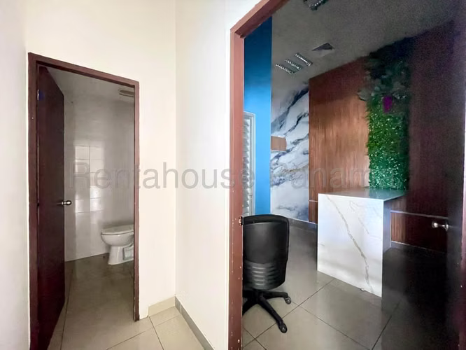 Local Comercial en Alquiler en Avenida Balboa JG