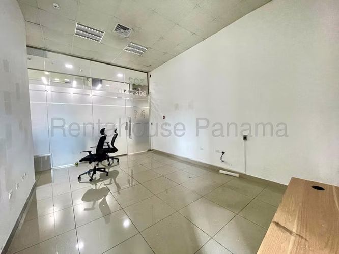 Local Comercial en Alquiler en Avenida Balboa JG