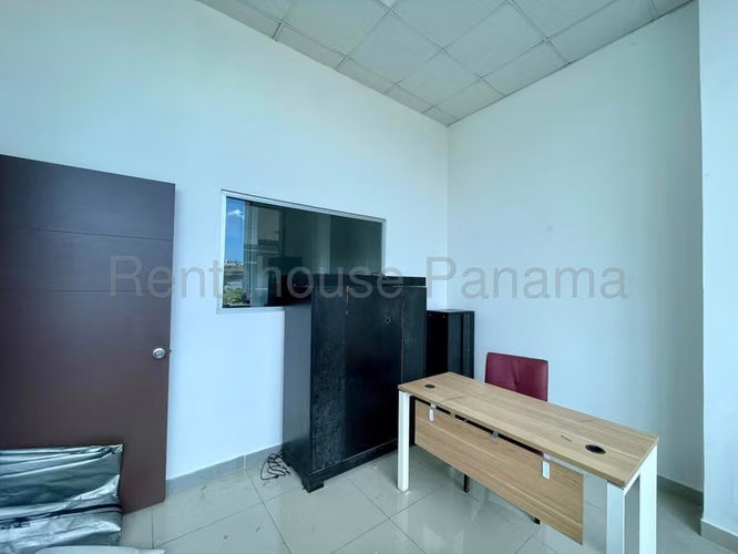 Local Comercial en Alquiler en Avenida Balboa JG