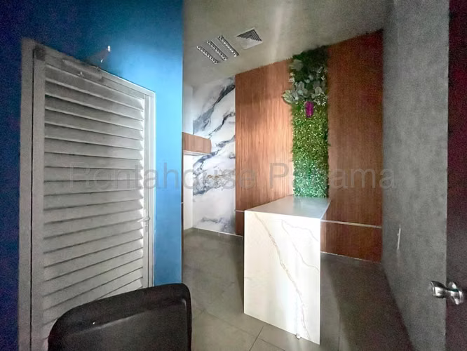 Local Comercial en Alquiler en Avenida Balboa JG