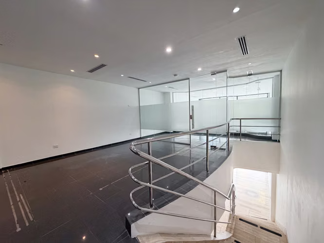 Local Corporativo en Av. Samuel Lewis – Plaza Obarrio | 196 m² con Mezzanine - Imagen 4