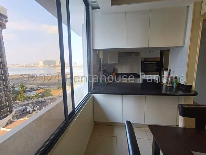 Venta de Apartmento con 94m2 en Punta Paitilla PH Posada Del Rey 26-5071SR