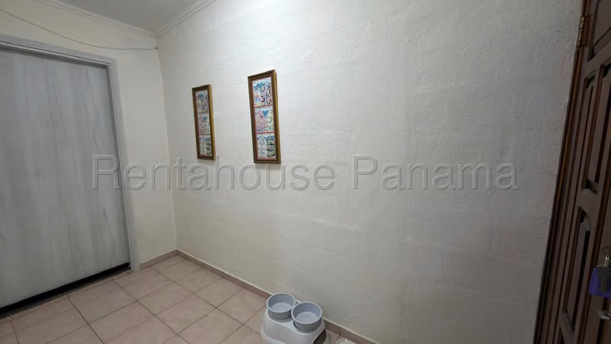 Venta de Casa con 640m2 en Bella Vista 26-6287SR