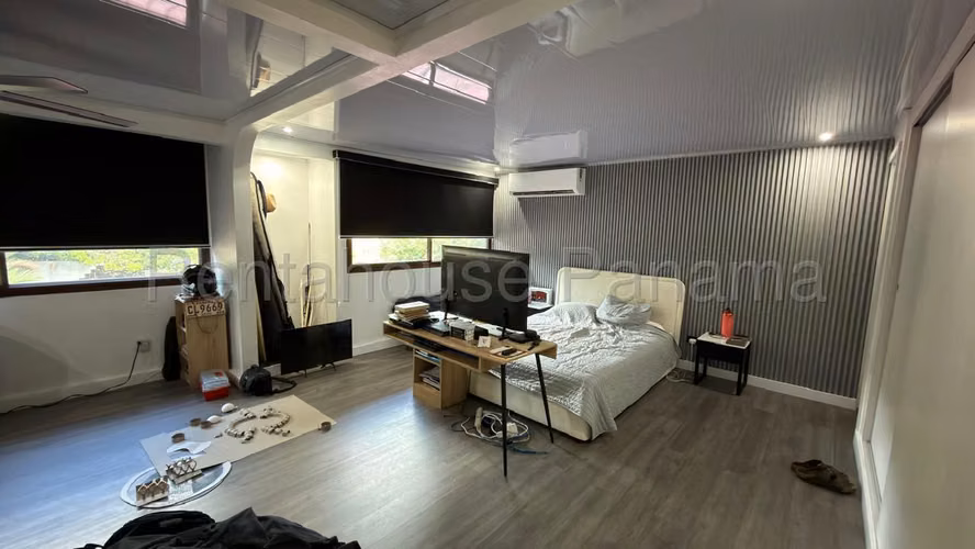 Venta de Casa con 640m2 en Bella Vista 26-6287SR