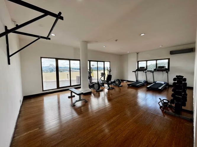 OPORTUNIDAD ! Amador 3 rec 3 ba 287 m2 cercano a Albrook, Clayton! Ancon,