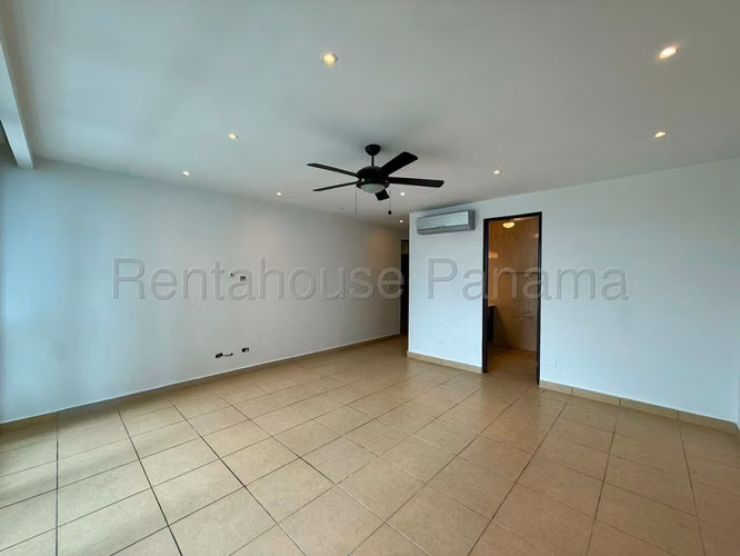 Alquiler de Amplio Apartamento en San Francisco 26*6582Mfk