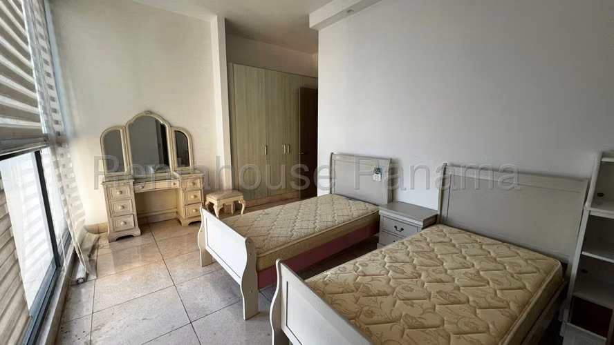 Vendo amplio apartamento en Paitilla MPM26-6373