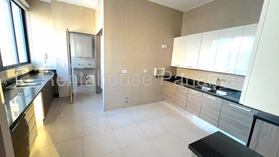 Vendo amplio apartamento en Paitilla MPM26-6373