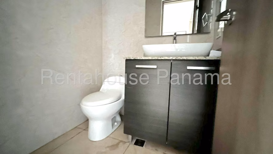 Vendo amplio apartamento en Paitilla MPM26-6373