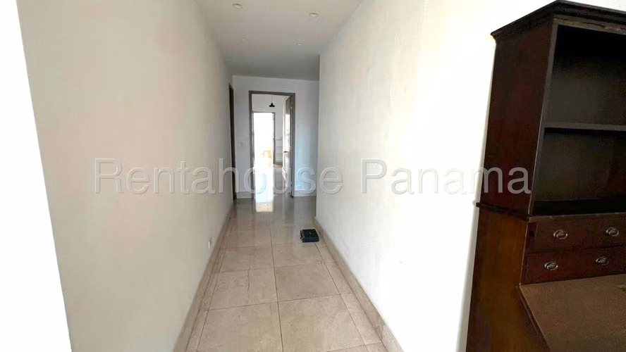 Vendo amplio apartamento en Paitilla MPM26-6373