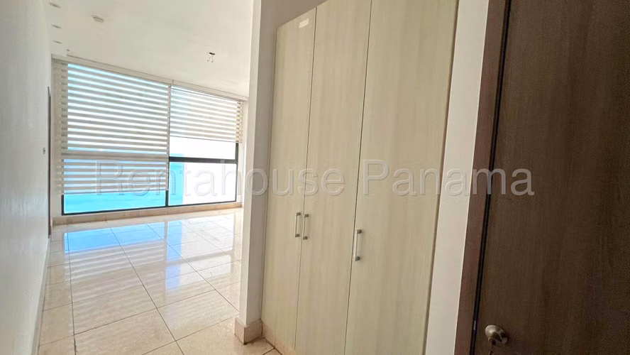 Vendo amplio apartamento en Paitilla MPM26-6373