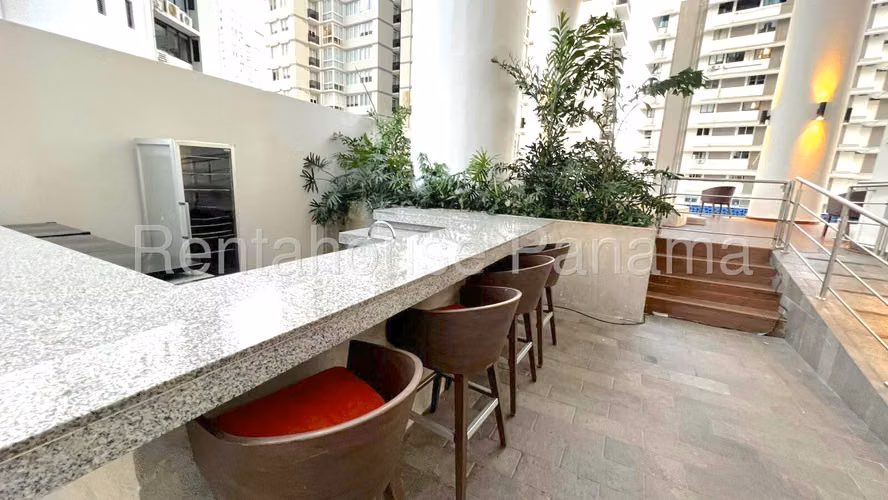 Vendo amplio apartamento en Paitilla MPM26-6373