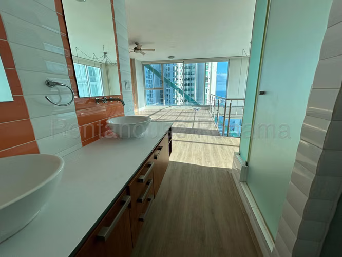 Se Vende Apartamento en Punta Pacifica YDU
