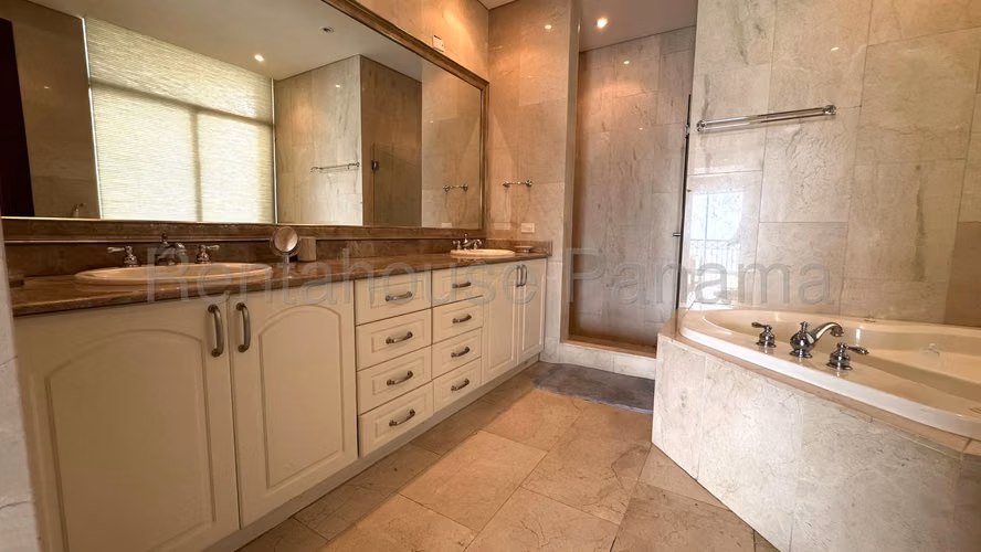 Apartamento en Alquiler en Punta Pacifica 26*5358Mfk