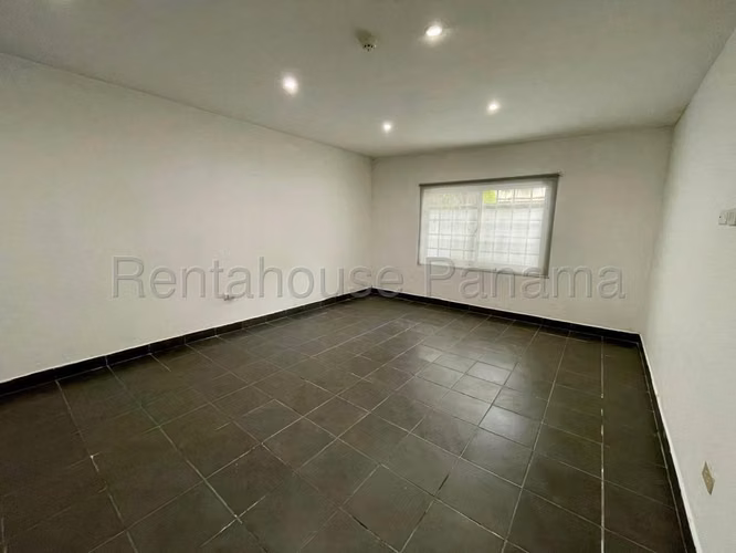 Se Vende Local en Obarrio LA26-1431