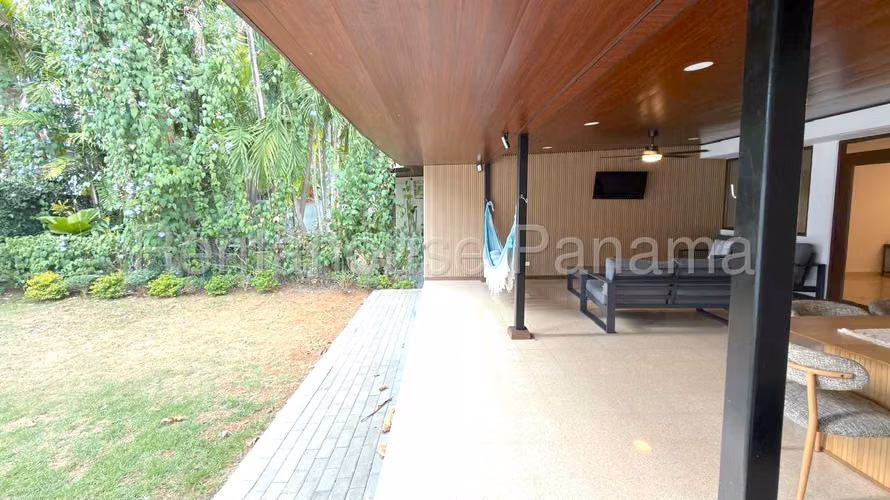 Vendo amplia Casa en Bellavista MPM26-6287
